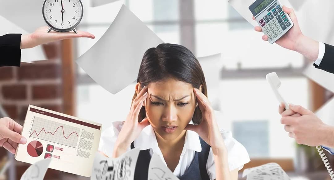 పరీక్షల ఒత్తిడిలో కూతురు, తండ్రి ఆదరణ - వైరల్ వీడియో!